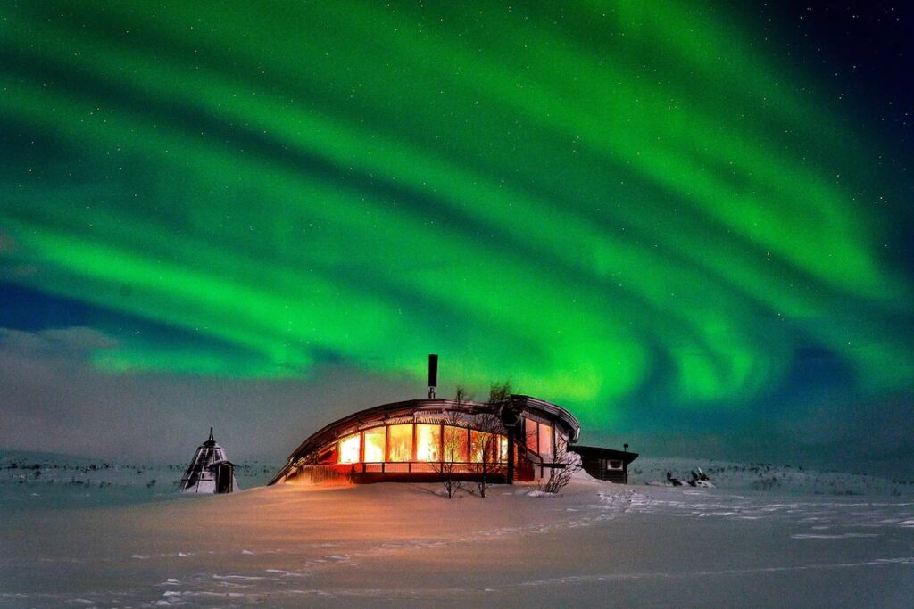 A unique and beautiful little cottage located in the Kaldoaivi Wilderness area of Finland and winner of the "Best Unique Spot Holiday Home" in Europe.