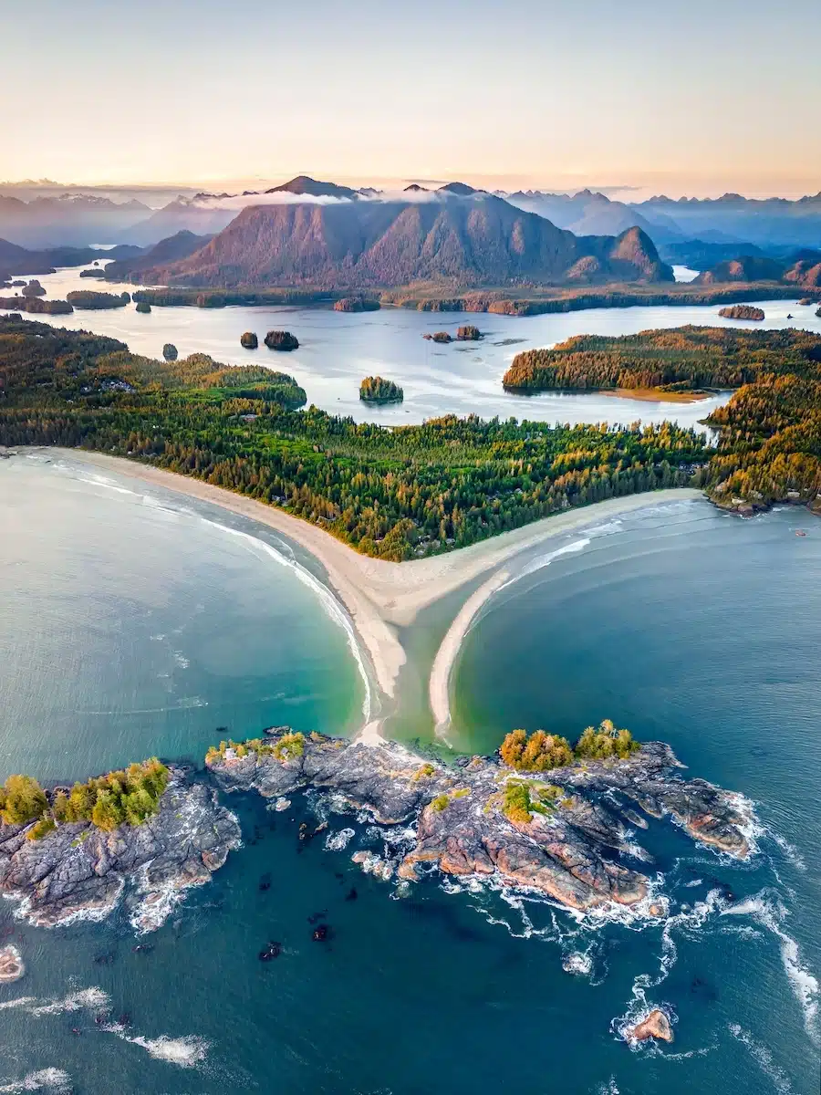 Located on the far west coast of Canada, Vancouver island is a stunning island.